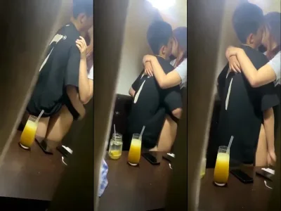 Tuổi mới lớn các em cởi đồ chơi luôn trong phòng